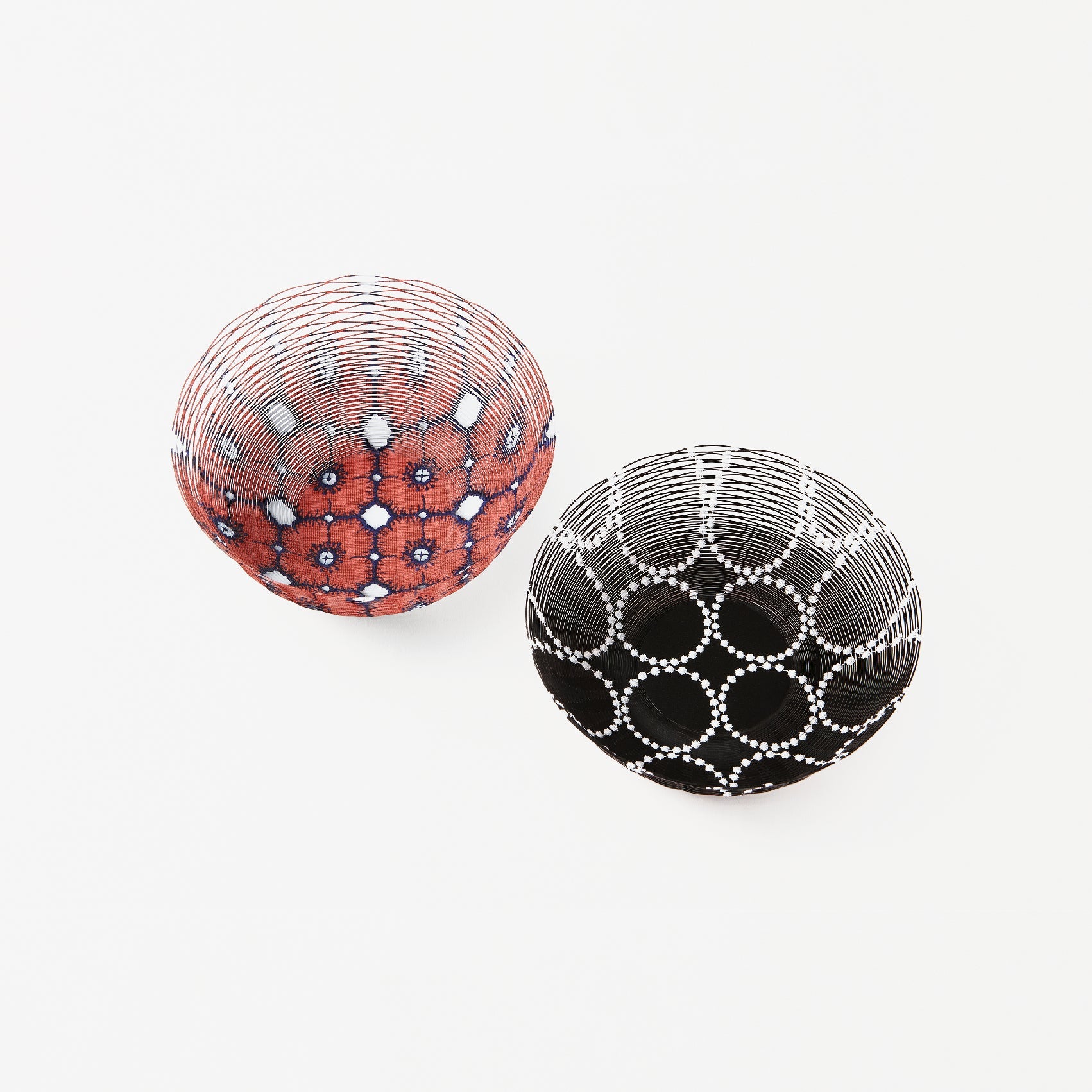 空気の器 tambourine/anemone by minä perhonen